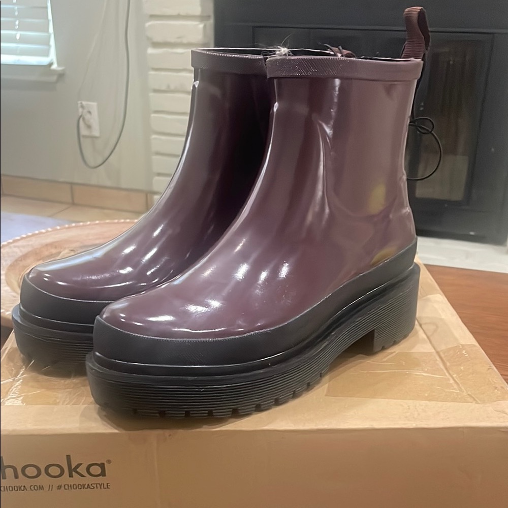 New Chooka Burgundy Rain Boots – Size 7